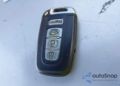 2010 Hyundai Genesis 3.8 Grand Touring z USA, uszkodzony, nr VIN KMHHU6KH8AU019043